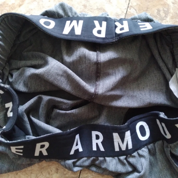 Under Armour Women's Play Up 3.0 Twist shorts, size 1X - Picture 5 of 10